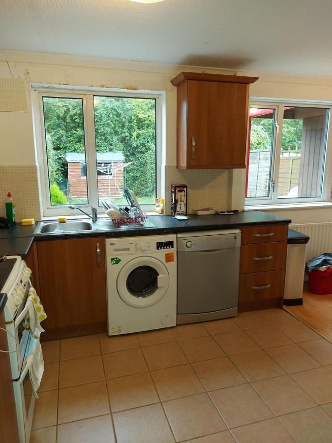 Spacious And Serene Stay Near Milton Keynes Centre Willen Экстерьер фото
