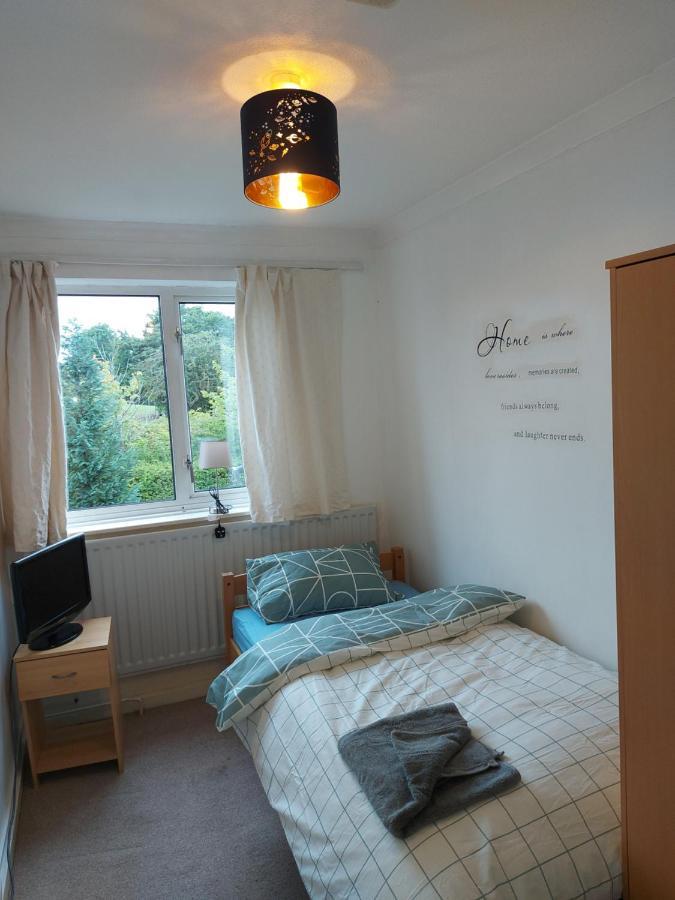 Spacious And Serene Stay Near Milton Keynes Centre Willen Экстерьер фото