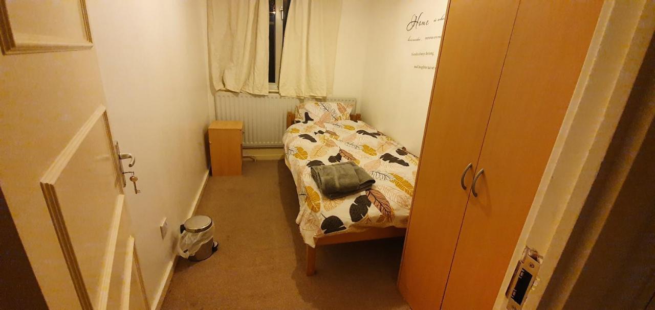 Spacious And Serene Stay Near Milton Keynes Centre Willen Экстерьер фото