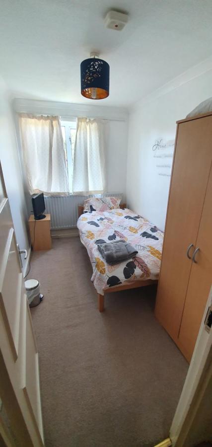Spacious And Serene Stay Near Milton Keynes Centre Willen Экстерьер фото
