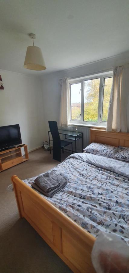 Spacious And Serene Stay Near Milton Keynes Centre Willen Экстерьер фото